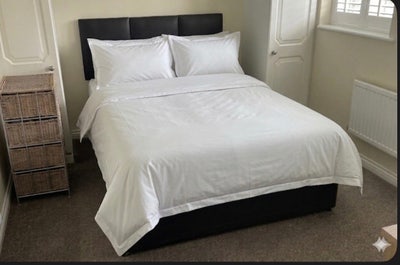 Double Room with ensuite shower Main Photo