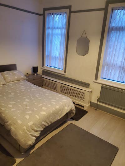 Professional Rooms to Rent Main Photo