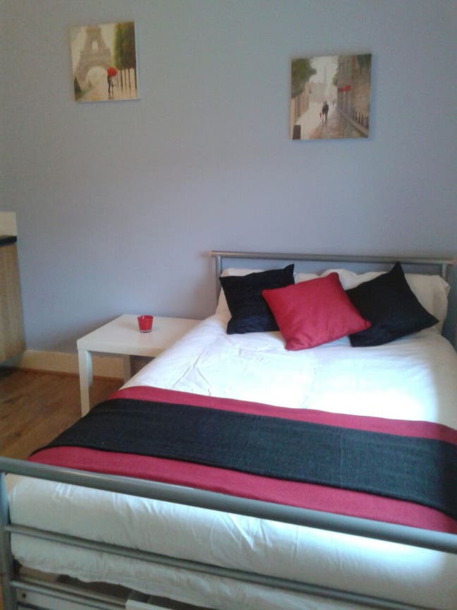 Double Room in Armley (Bills Inc) Main Photo