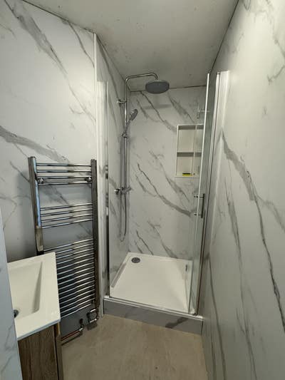 Nice double room in friendly flat, Shepherds Bush  Main Photo