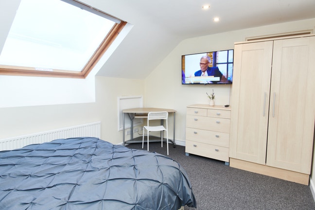 Large Double Room Available in Staple Hill Main Photo