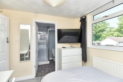 En-suite Double Room in Kingswood! Main Photo