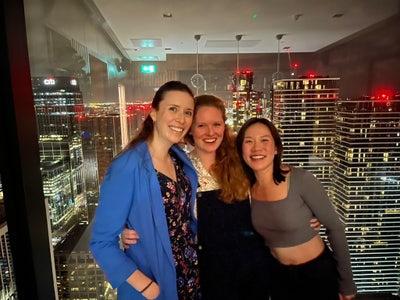 31f professional looking for a room / studio  Main Photo