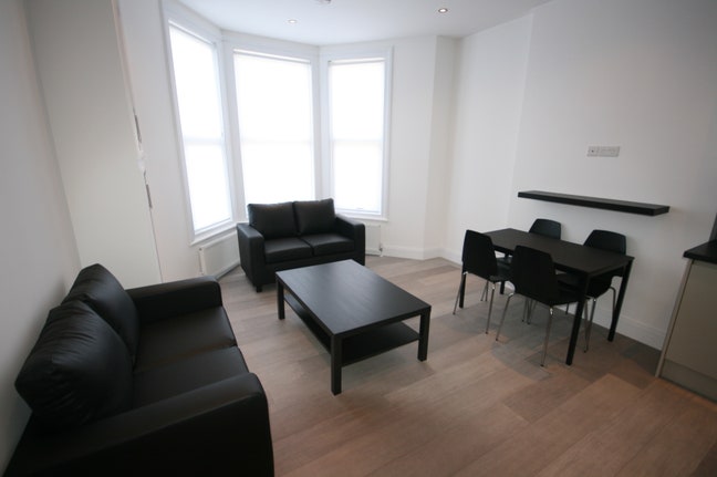 One bedroom Ground floor flat vacant 1st June Main Photo
