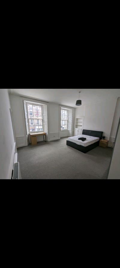 Double room for young professional in Newington  Main Photo