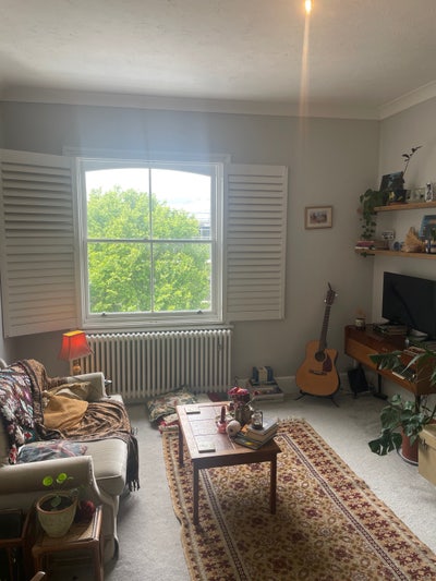 Room Available in 2 Bed Flat · Hove ✿  Main Photo