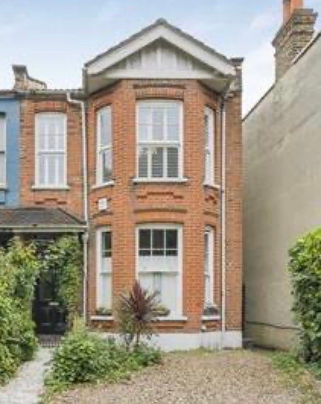 Renovated 3 bedroom flat, ideally connected  Main Photo