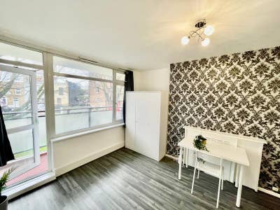 Massive Room | 15 mins Liverpool Street Main Photo