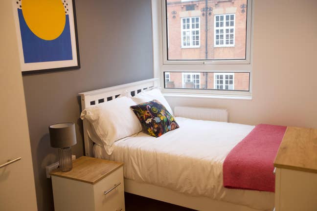 Double room in stunning flat Mornington Crescent Main Photo
