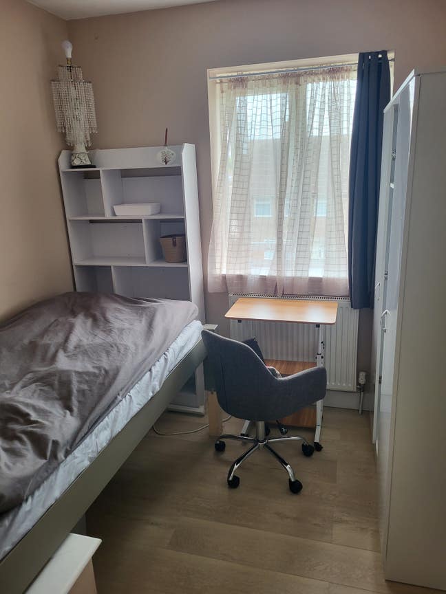Single room available to rent in a brand new home  Main Photo