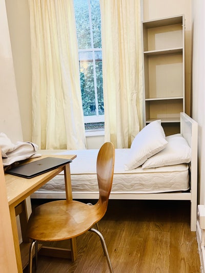 5 min walk to Mile End tube, zone 2, East London Main Photo