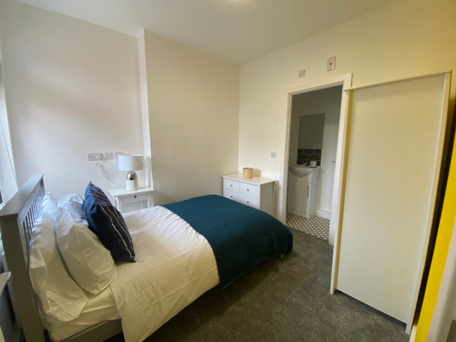  Ensuite Room Near Rolls Royce and Alvaston Main Photo