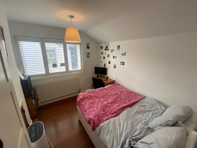 Looking for 2 new housemates for Mile End Property Main Photo