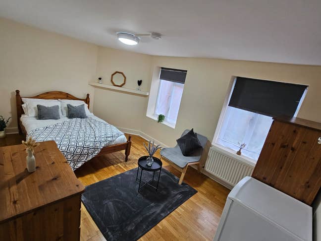 STYLISH decor Double rooms near Whipps Cross Hosp Main Photo
