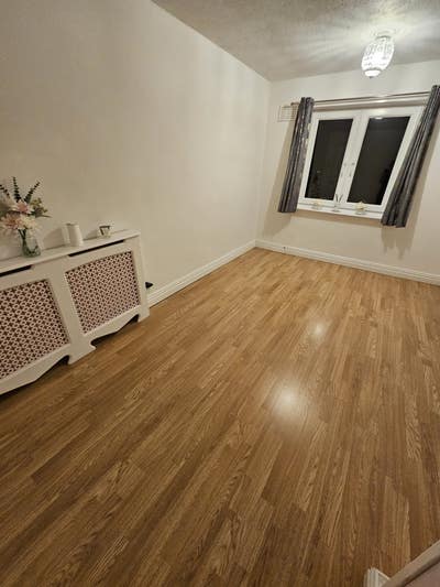 Small double room available Main Photo