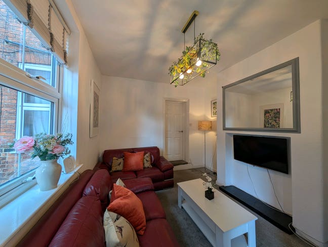June Room available! Main Photo