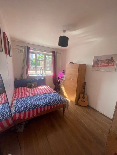 Double Room in Stepney  Main Photo