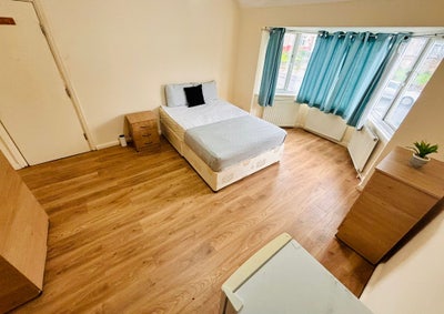 ✨🛏️ Double E Single Rooms to Let in Neasden  Main Photo