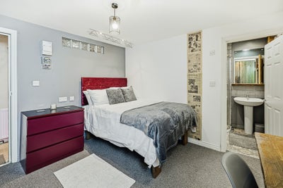 St Johns Road, SS0 - Unique, Stylish HMO Main Photo
