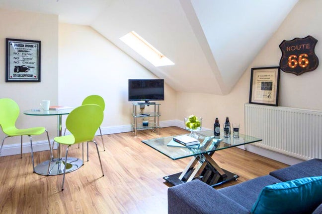 Three Rooms Available - Modern Three Bed Apartment Main Photo