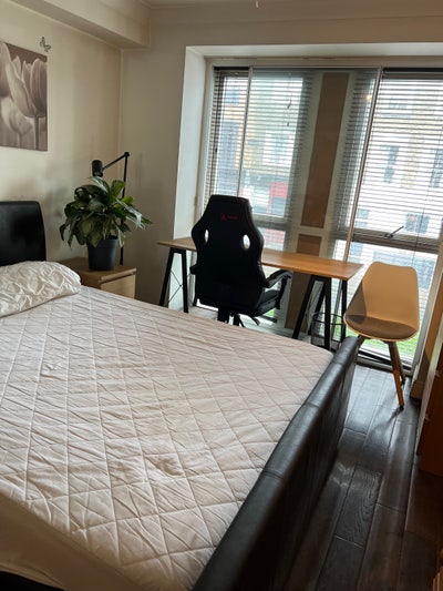 Double bedroom in N1 Flat Main Photo