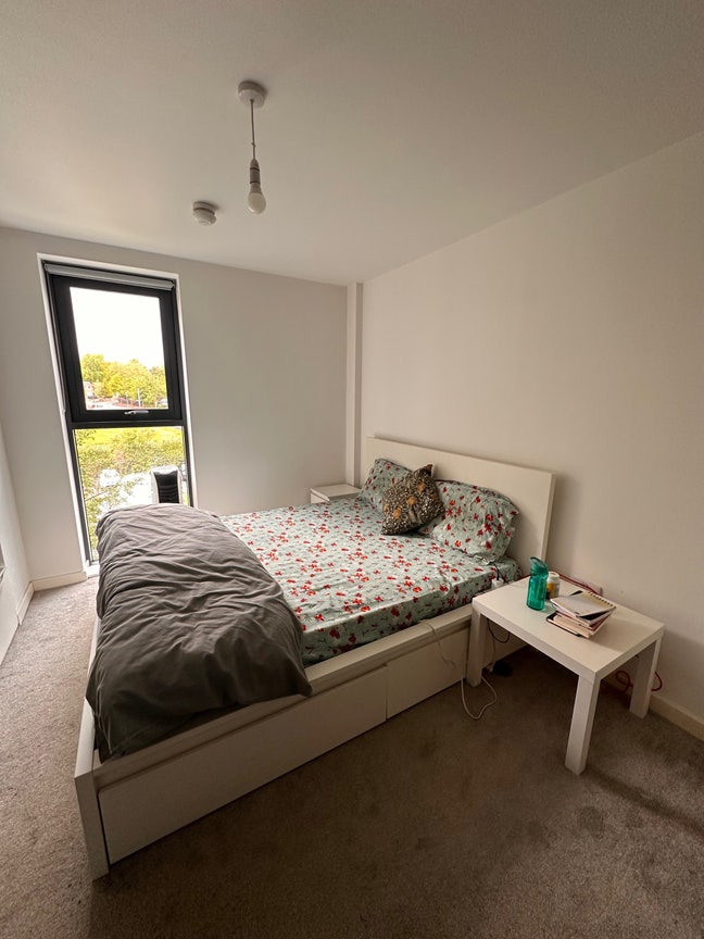 Huge ensuite room in Salford Main Photo