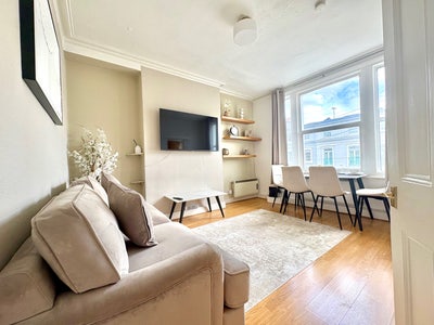 *All Bills Included* Lovely 2 bedroom Main Photo