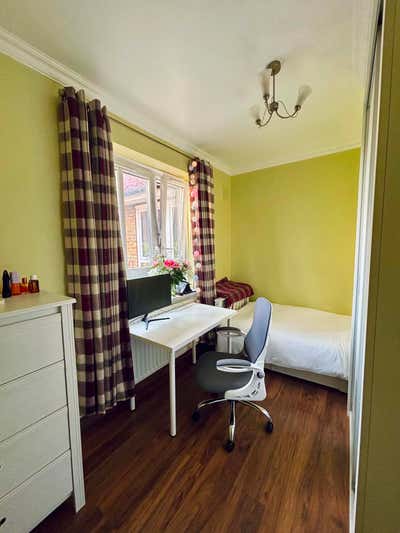 Bedroom available in Baron's Court Main Photo
