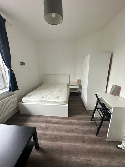 Lovely Double Room in Brick Lane Main Photo