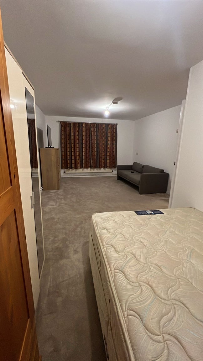 Lovely cozy spacious room  Main Photo
