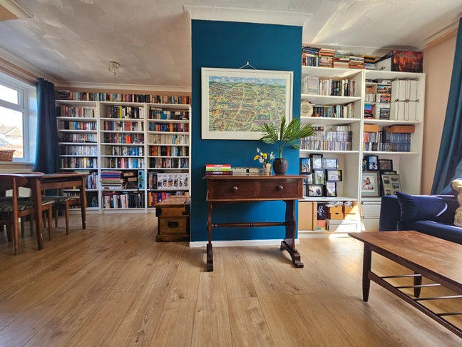 2 rooms to rent  Main Photo