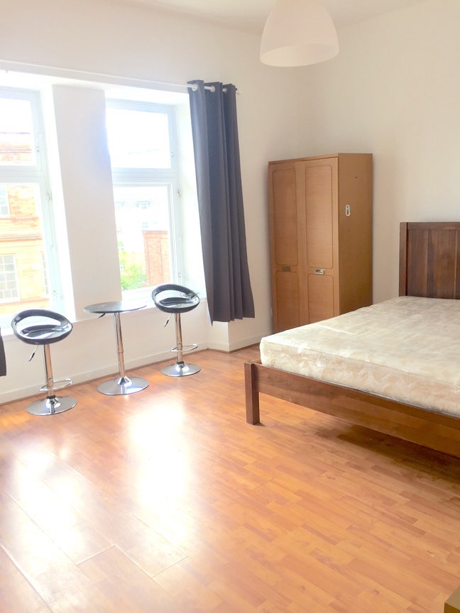 Rooms in West End Student Flat by Kelvingrove Park Main Photo