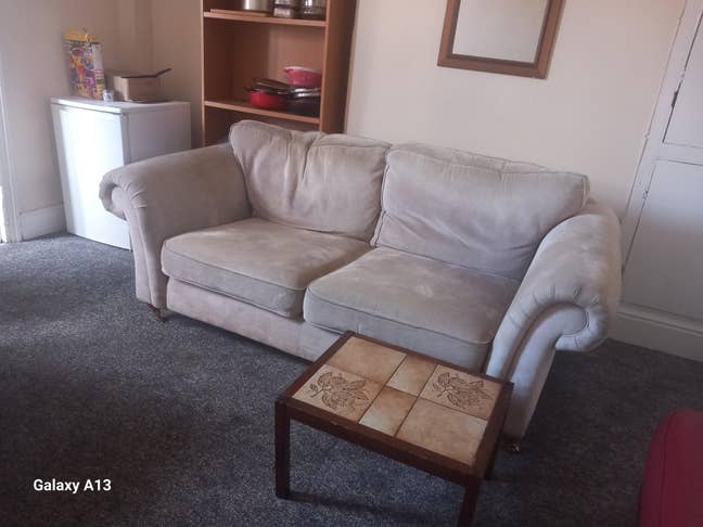 Room on Sharrow lane.  Available immediately  Main Photo