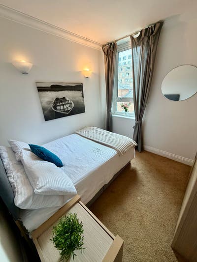 Cozy room near Canary Wharf Main Photo