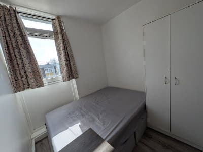 Close to Station/QMUL/Aldgate East-Bills Included Main Photo