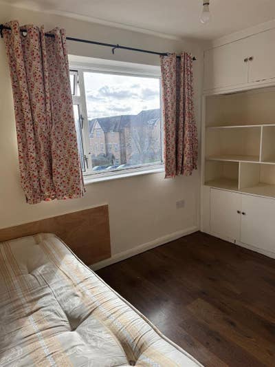 Large Double Room to rent Main Photo