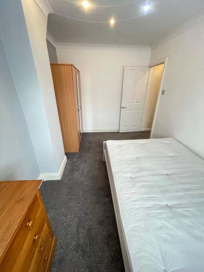*Cosy Single Room Avaiable in Spacious House SE3 Main Photo