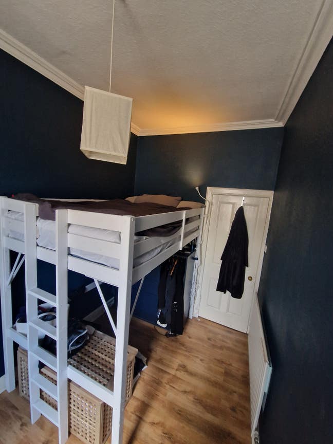 Single bedroom located in Dalry, Edinburgh. Main Photo