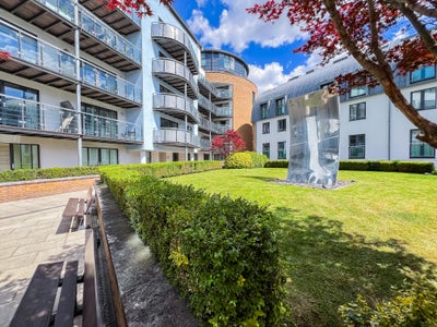 Balcony 🧹24/7Concierge 🌳Garden 🚲Bike Storage  Main Photo