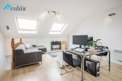 Large 2-bed Maisonette in SE17 Main Photo