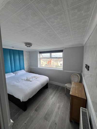 Double Bedroom with Bathroom Main Photo