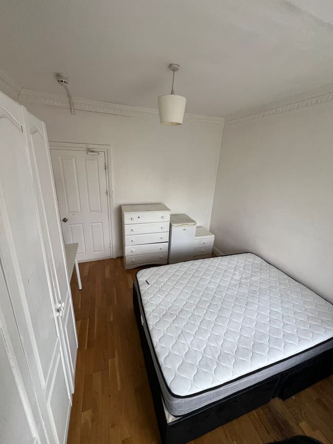 Room in a Shared House, Eastern Avenue, IG4 Main Photo