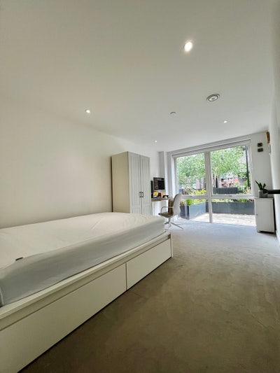 Bright & Quiet Room in Clean Home – All Bills Incl Main Photo