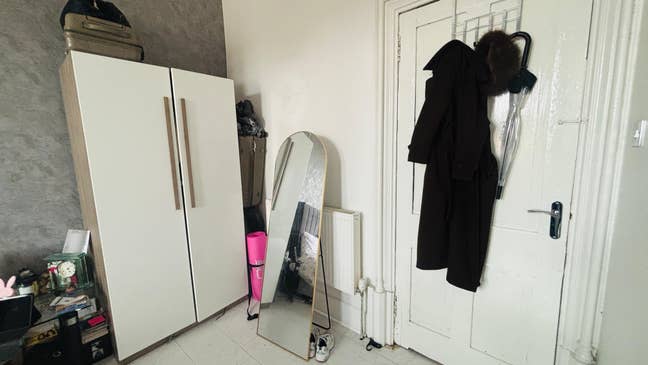 Spacious Furnished Double Room for Female Main Photo