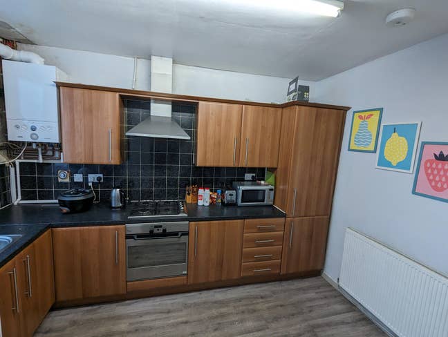 Double Room &pound;400 pcm Incl Bills Ashton Under Lyne Main Photo