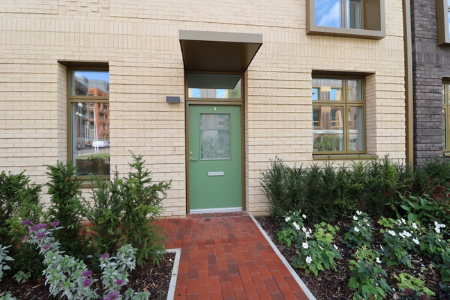Luxury Room - Modern Flat  SE3 - Living&Balcony  Main Photo