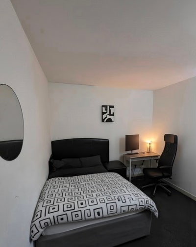 Double Room available near city centre Main Photo