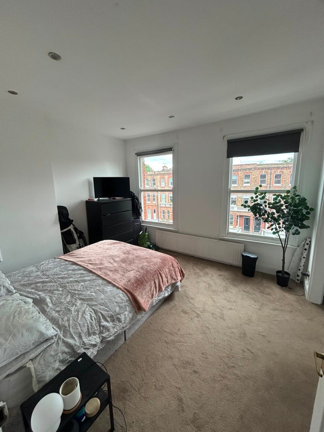 Master Room Main Photo