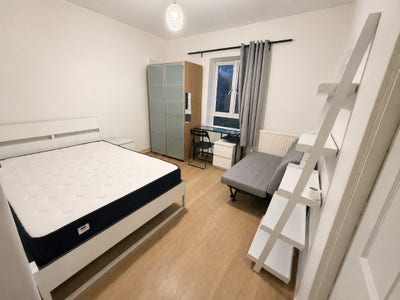⭐Bills Included |  Zero deposit | 📍Westferry DLR Main Photo