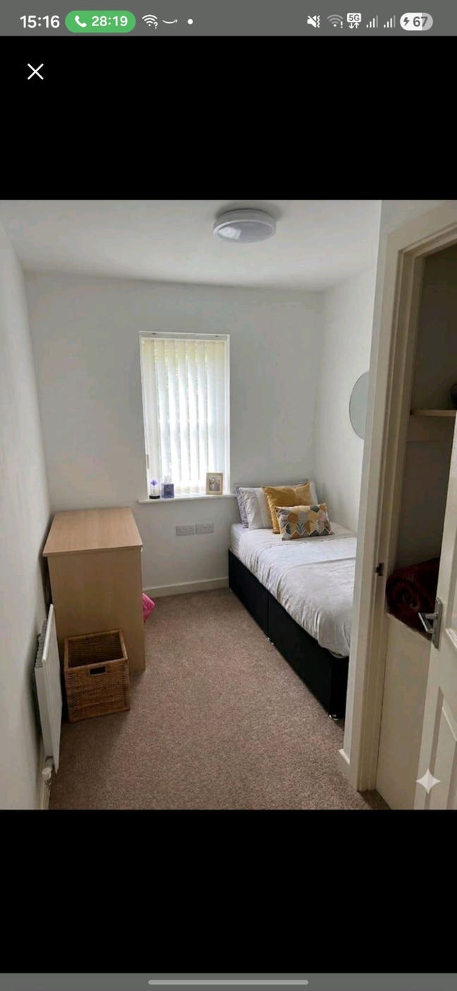 Furnished Single room. Main Photo